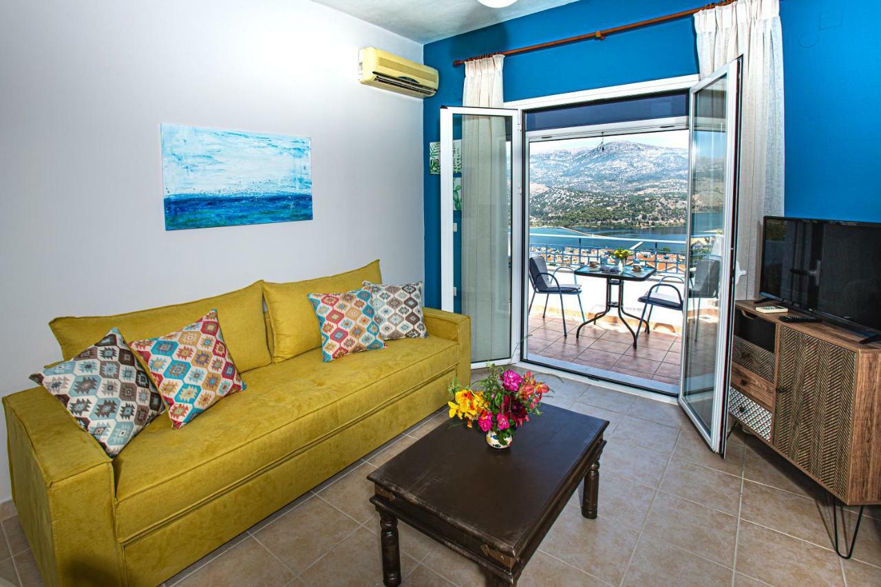 Antigone Apartments Argostoli Экстерьер фото
